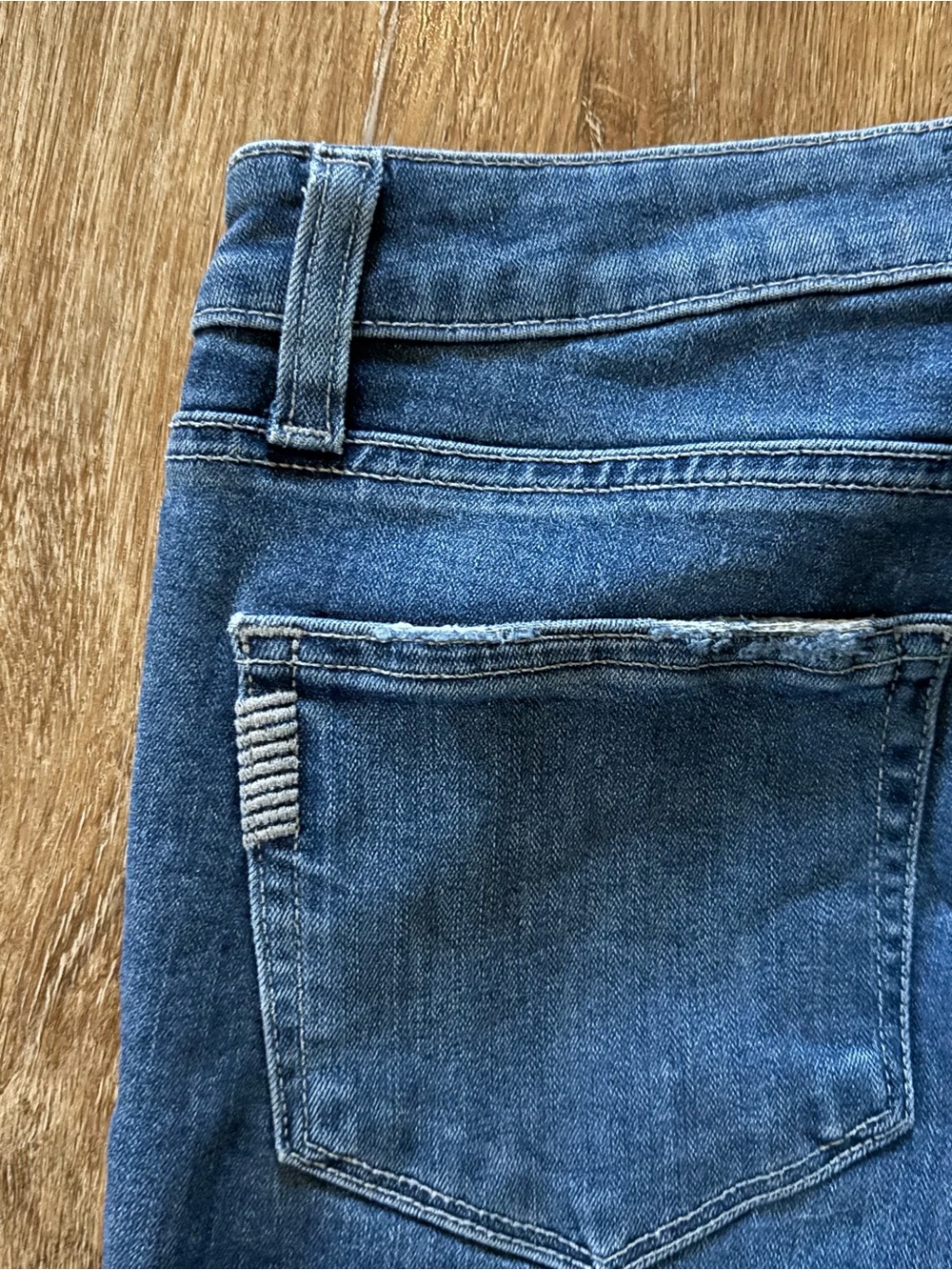 PAIGE Rory crop flare raw hem Sz 28 - Picture 5 of 9